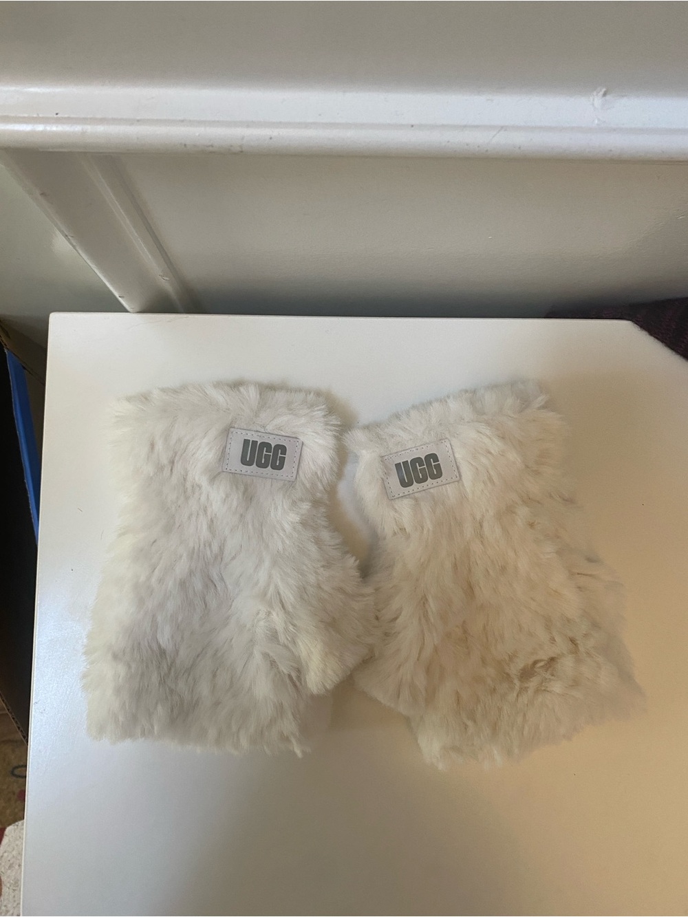 NWOT UGG Cream Faux Fur Fingerless Mittens - small